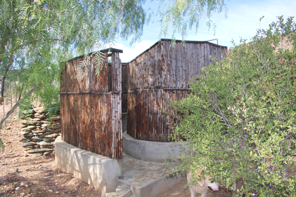 Die Stalle outside shower (2)