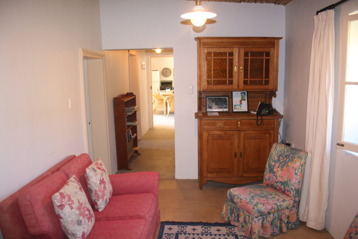 Small lounge 2