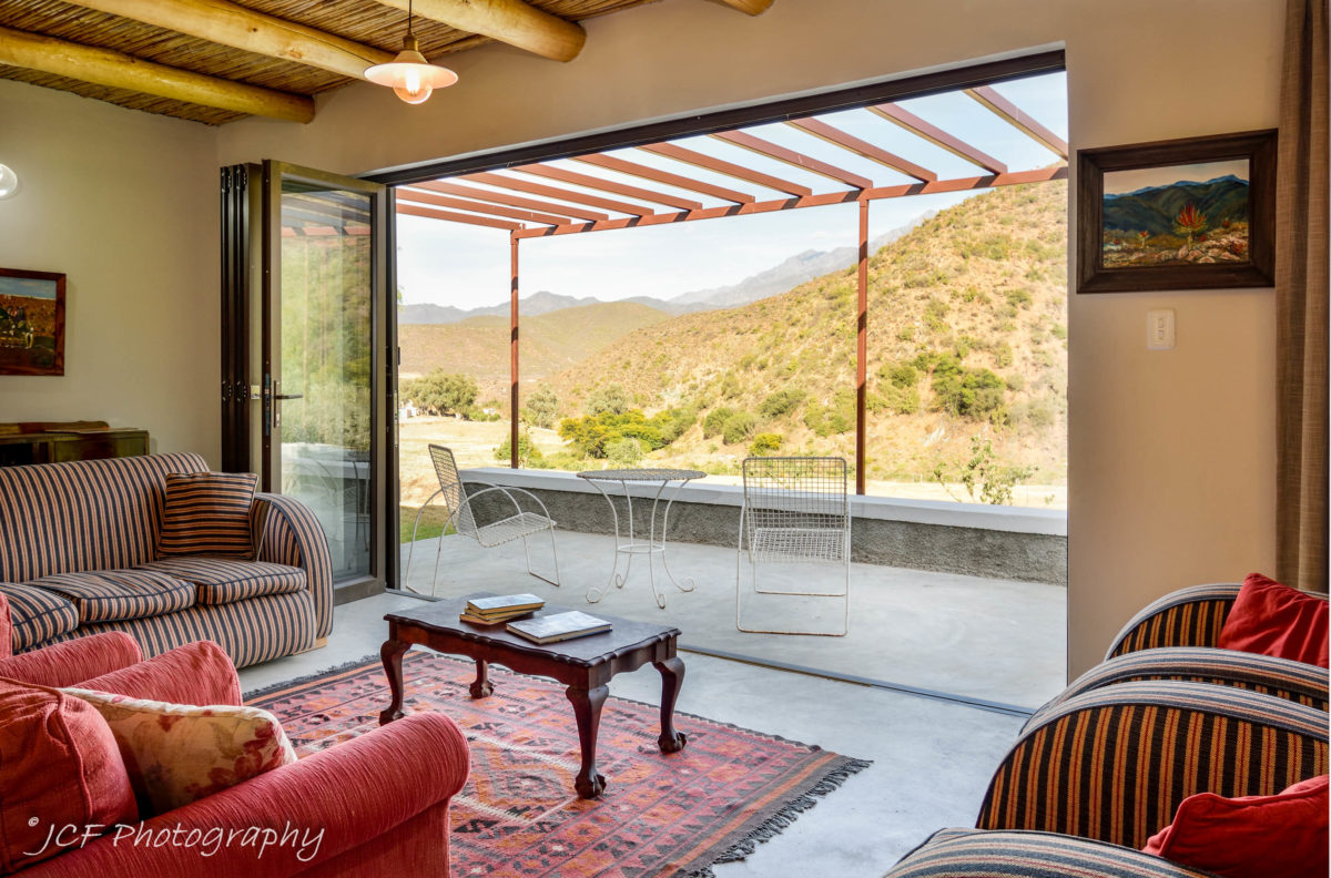 bokwagtershuis view of mountains at matjiesvlei cottages and accommodation