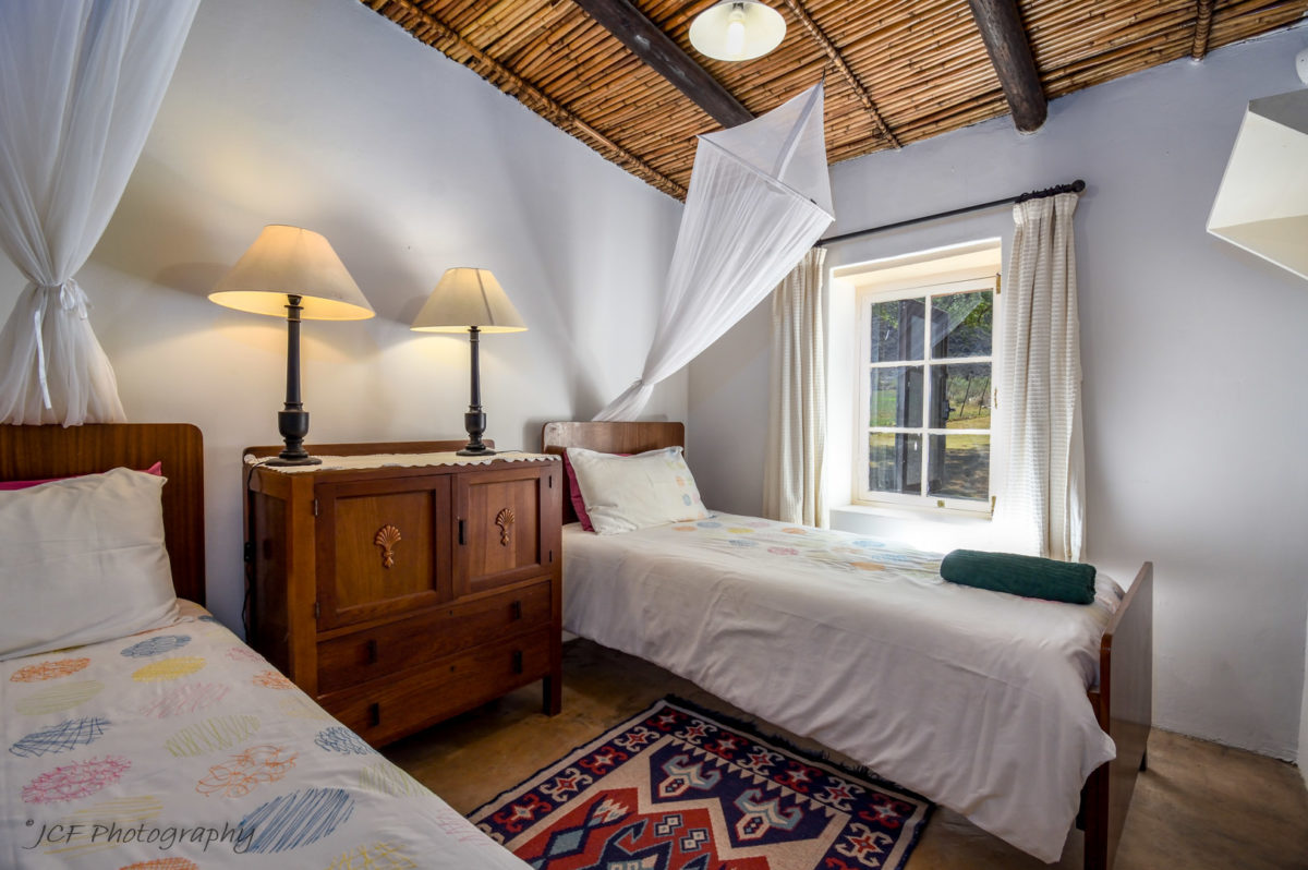 bedroom with 2 single beds at middelplaas matjiesvlei